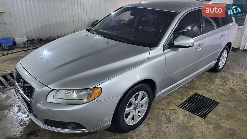 Volvo V70 2013