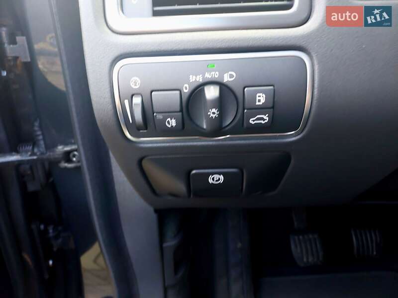 Універсал Volvo V70 2015 в Бродах