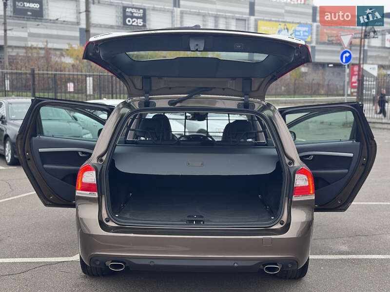 Універсал Volvo V70 2015 в Києві