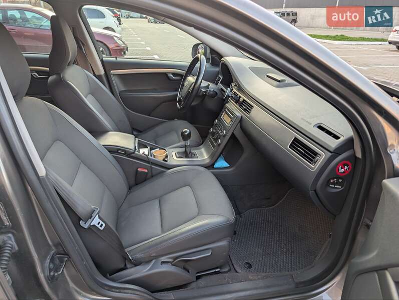 Универсал Volvo V70 2010 в Киеве