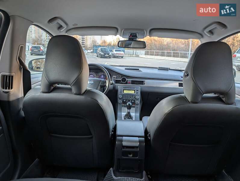 Универсал Volvo V70 2010 в Киеве