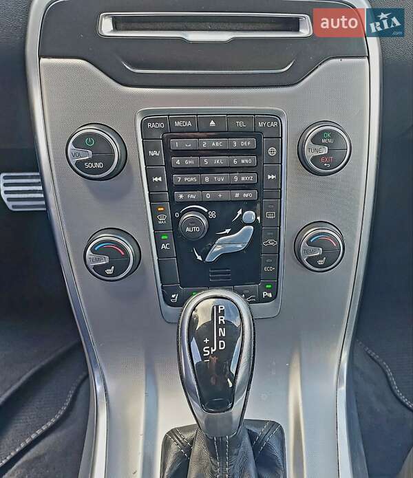 Универсал Volvo V70 2015 в Бродах фото 42 Универсал Volvo V70 2015 в Бродах