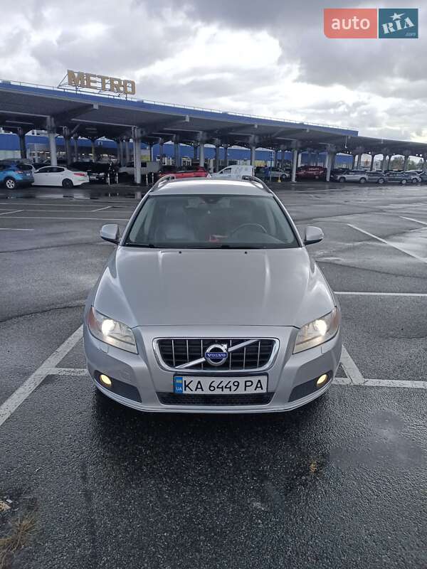 Универсал Volvo V70 2010 в Киеве