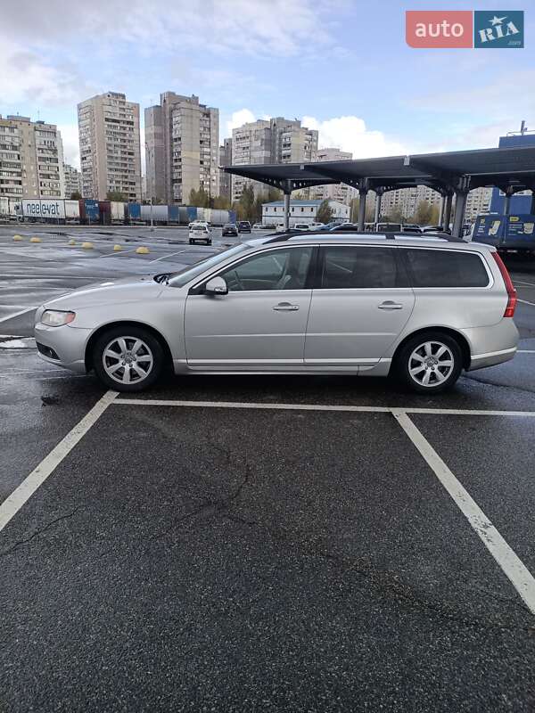 Универсал Volvo V70 2010 в Киеве