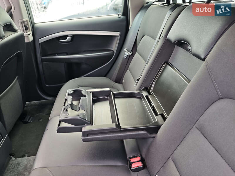 Универсал Volvo V70 2012 в Киеве фото 18 Универсал Volvo V70 2012 в Киеве