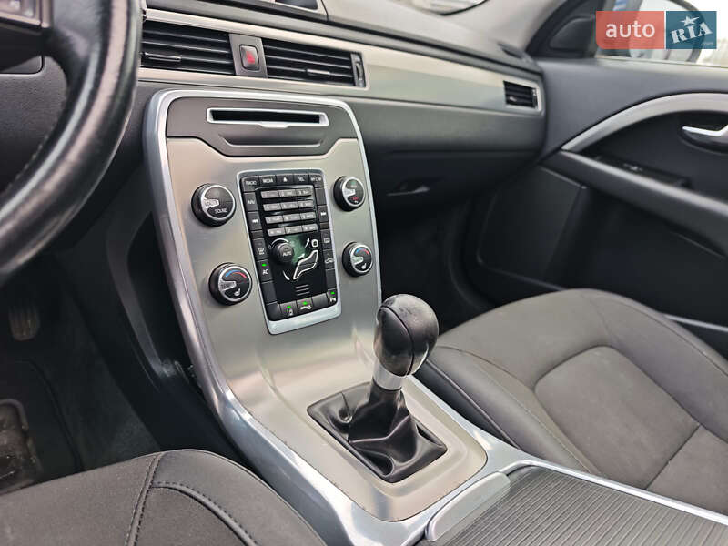 Универсал Volvo V70 2012 в Киеве фото 23 Универсал Volvo V70 2012 в Киеве