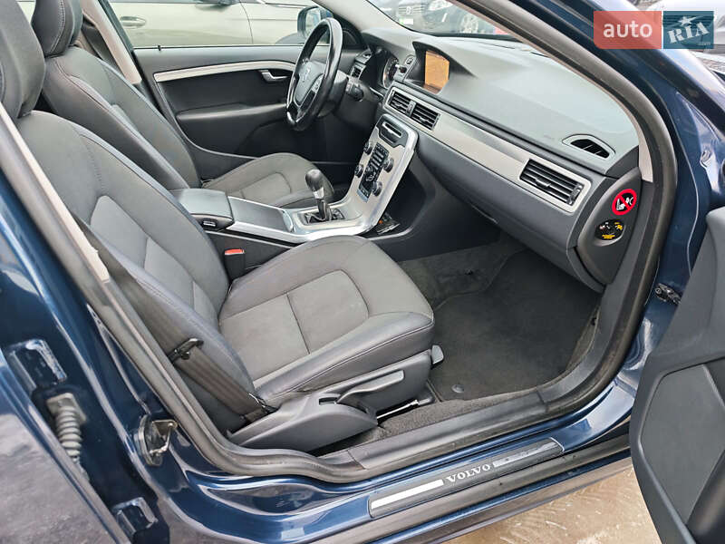 Универсал Volvo V70 2012 в Киеве фото 27 Универсал Volvo V70 2012 в Киеве