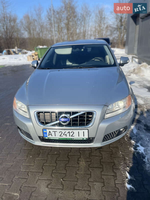Volvo V70 2010