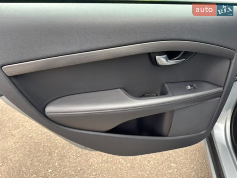 Универсал Volvo V70 2015 в Киеве