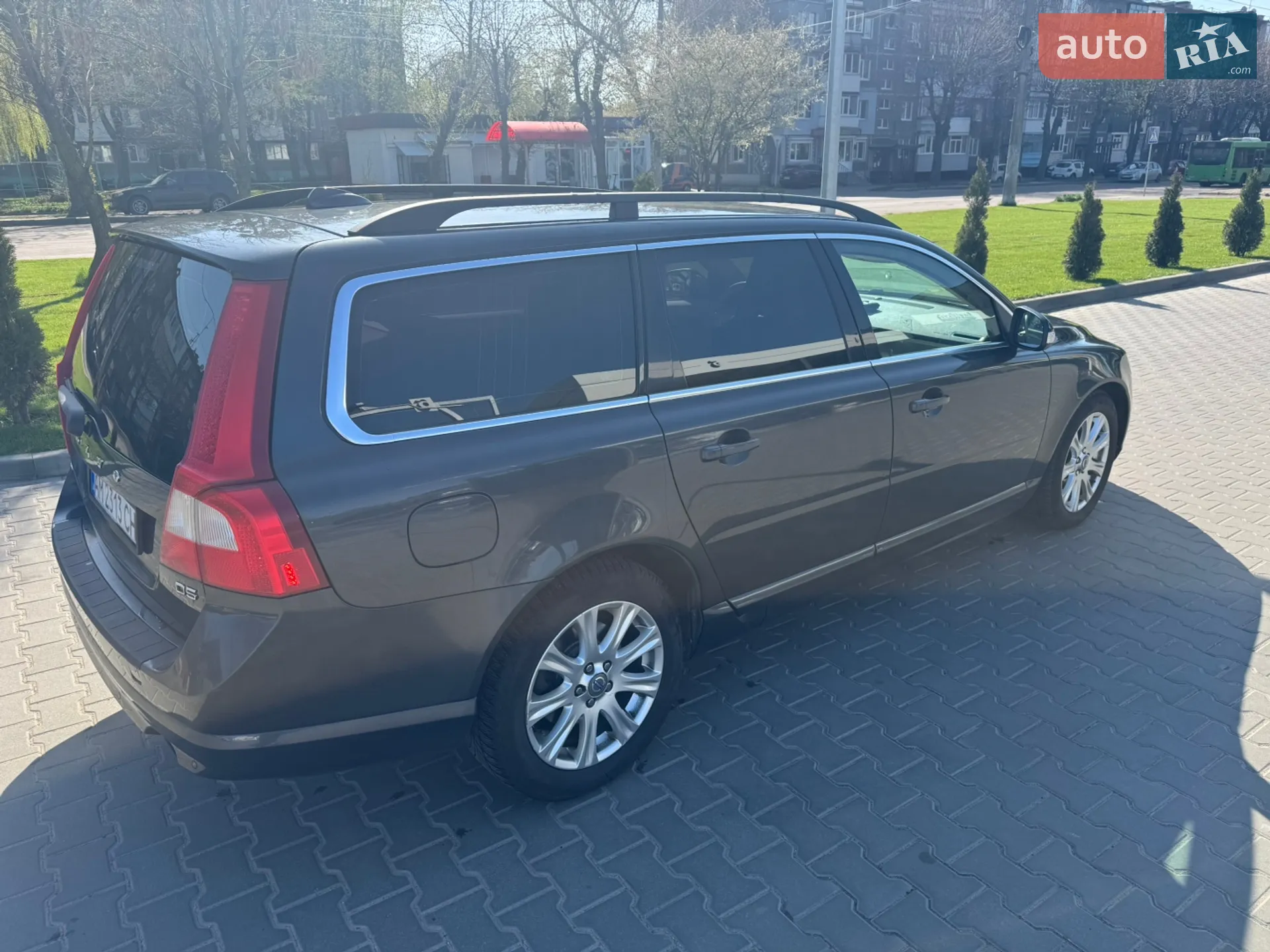 2011 Volvo V70 - мініатюра 5