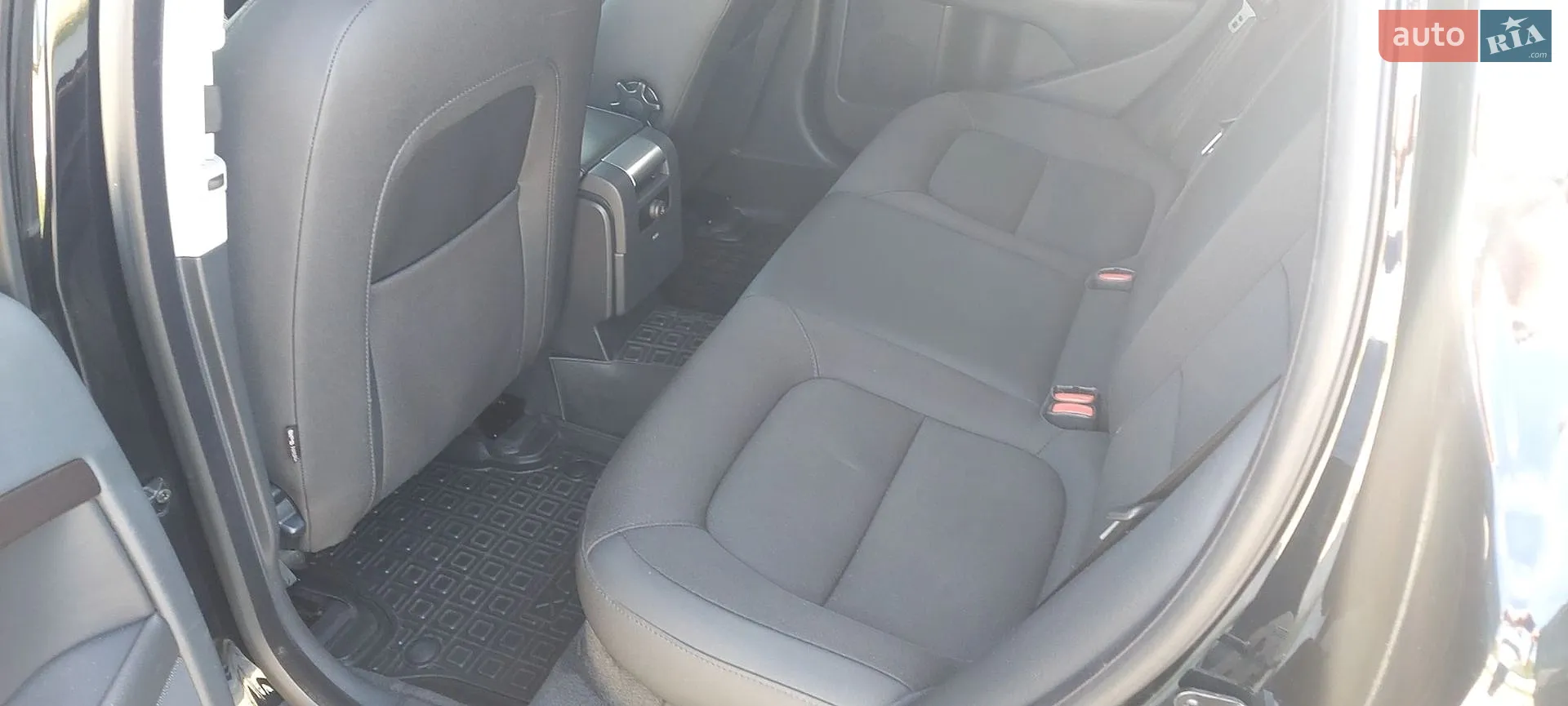2011 Volvo V70 - мініатюра 10