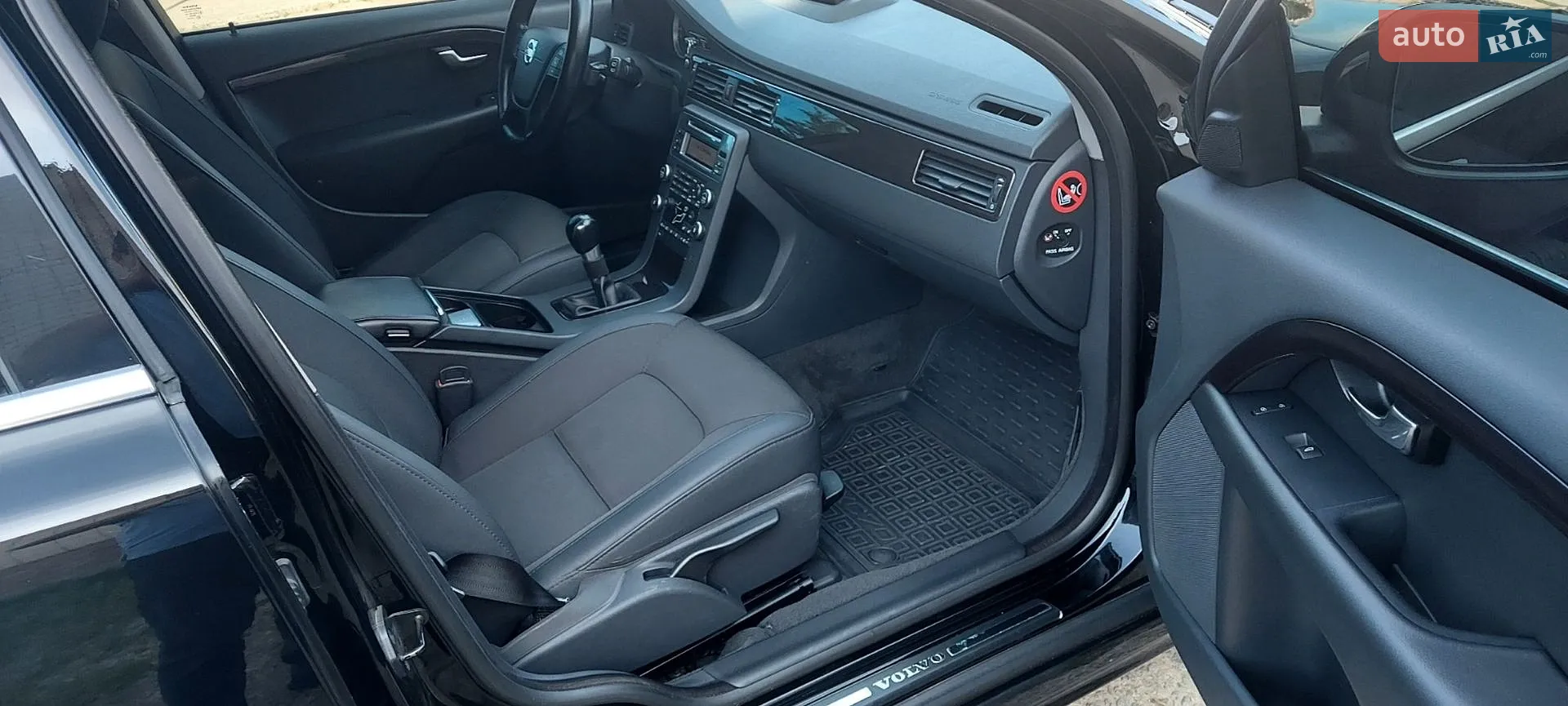 2011 Volvo V70 - мініатюра 16