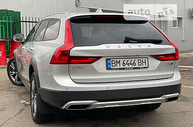 Универсал Volvo V90 Cross Country 2019 в 