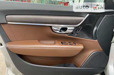 Универсал Volvo V90 Cross Country 2019 в 