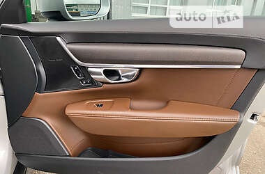 Универсал Volvo V90 Cross Country 2019 в 