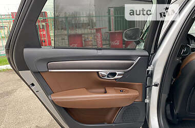 Универсал Volvo V90 Cross Country 2019 в 