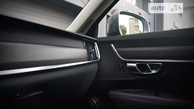 Универсал Volvo V90 Cross Country 2017 в Львове фото 37 Универсал Volvo V90 Cross Country 2017 в Львове