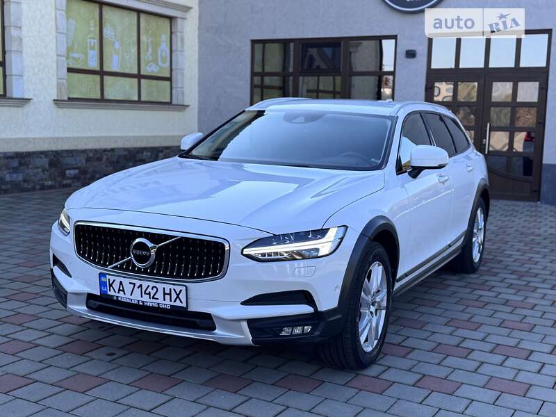 Універсал Volvo V90 Cross Country 2017 в Іршаві