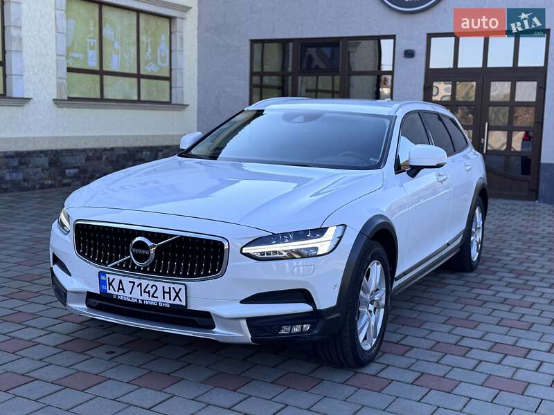 Універсал Volvo V90 Cross Country 2017 в Іршаві