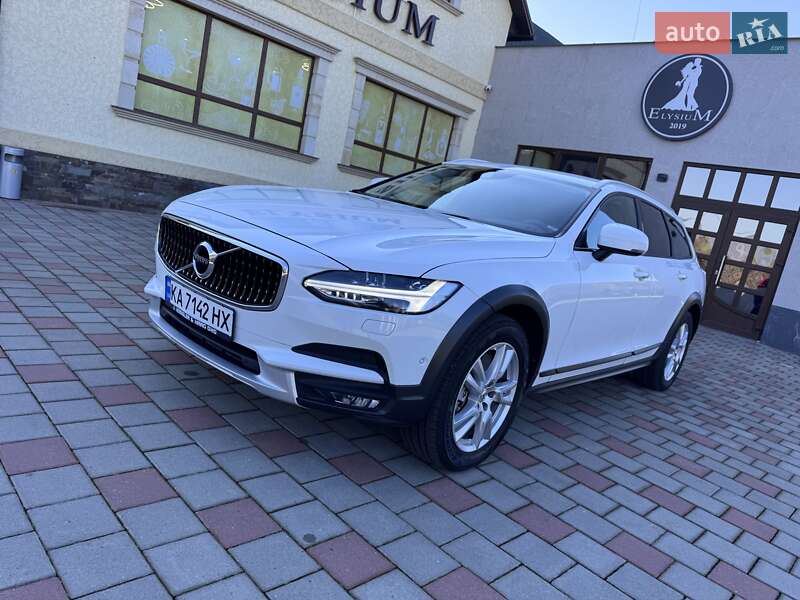 Універсал Volvo V90 Cross Country 2017 в Іршаві