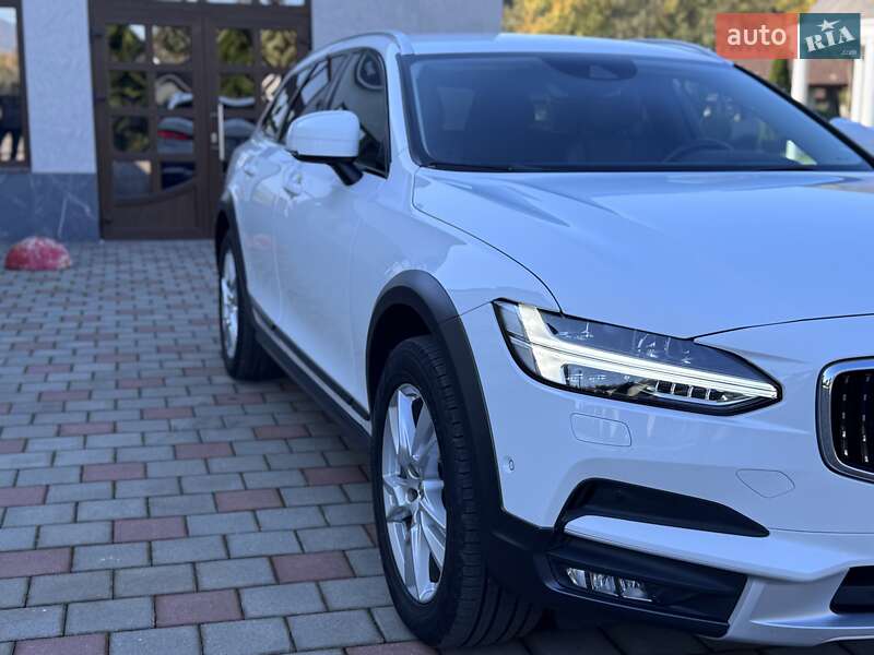 Універсал Volvo V90 Cross Country 2017 в Іршаві