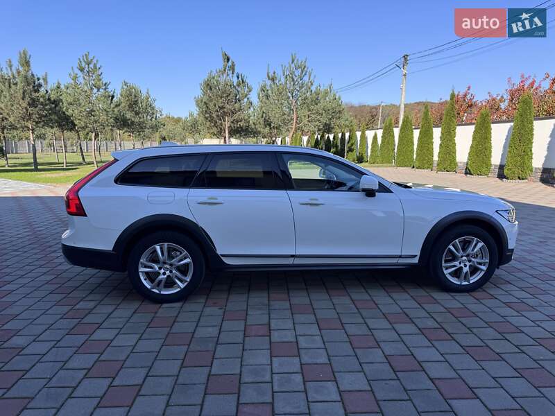 Універсал Volvo V90 Cross Country 2017 в Іршаві