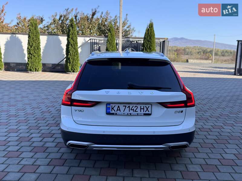 Універсал Volvo V90 Cross Country 2017 в Іршаві