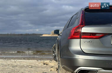 Универсал Volvo V90 Cross Country 2020 в 
