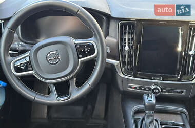 Универсал Volvo V90 Cross Country 2020 в 