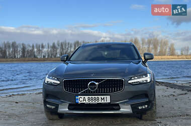 Универсал Volvo V90 Cross Country 2020 в 