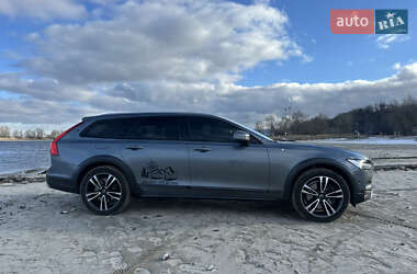 Универсал Volvo V90 Cross Country 2020 в 