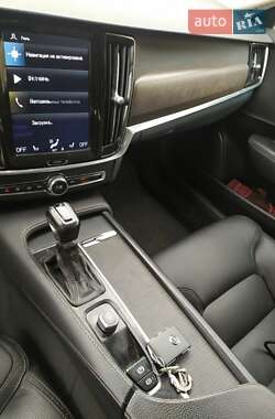 Універсал Volvo V90 Cross Country 2017 в 