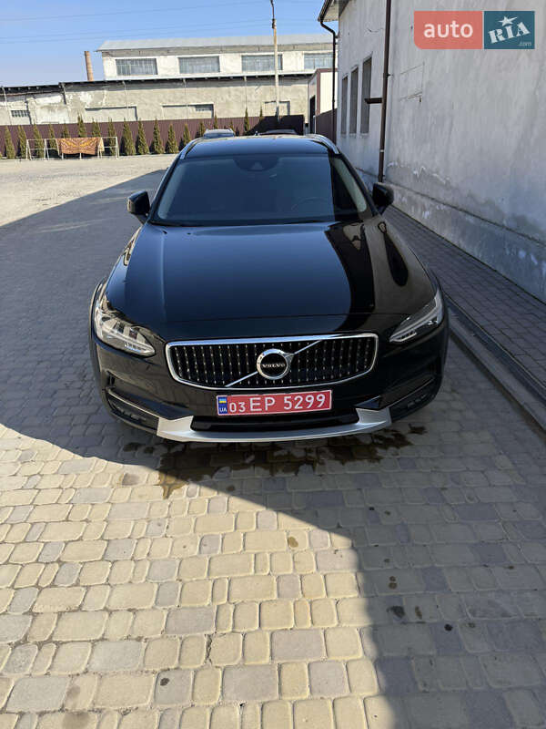 Універсал Volvo V90 Cross Country 2019 в Теребовлі