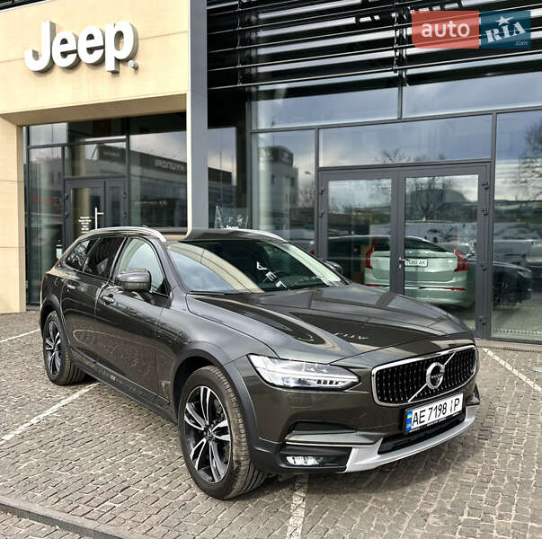 Універсал Volvo V90 Cross Country 2017 в Дніпрі
