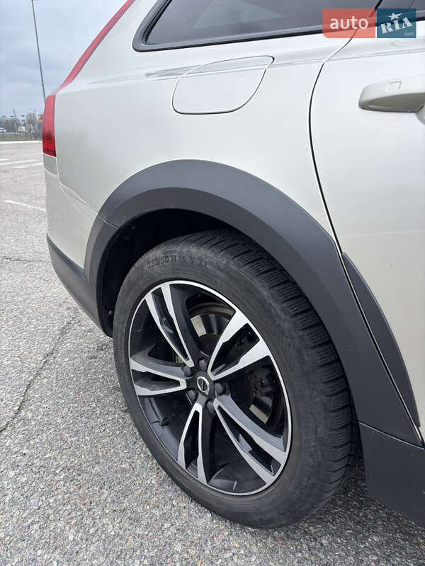 Універсал Volvo V90 Cross Country 2017 в Дніпрі