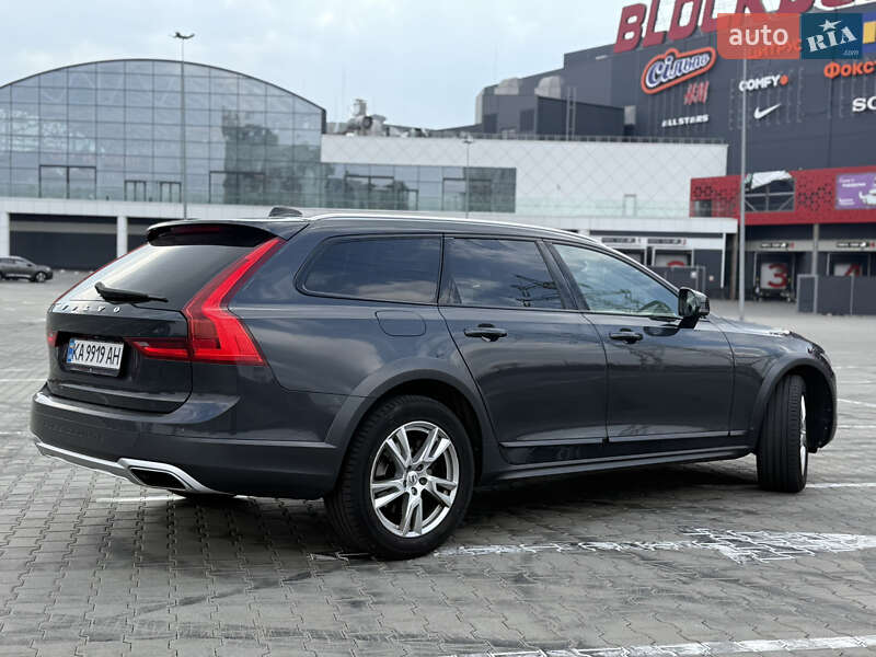 Универсал Volvo V90 Cross Country 2017 в Киеве