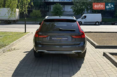Универсал Volvo V90 Cross Country 2020 в 