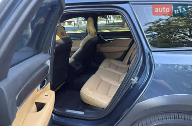 Универсал Volvo V90 Cross Country 2020 в 