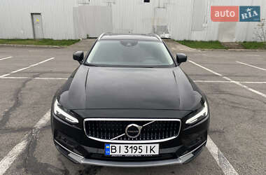Универсал Volvo V90 Cross Country 2020 в 