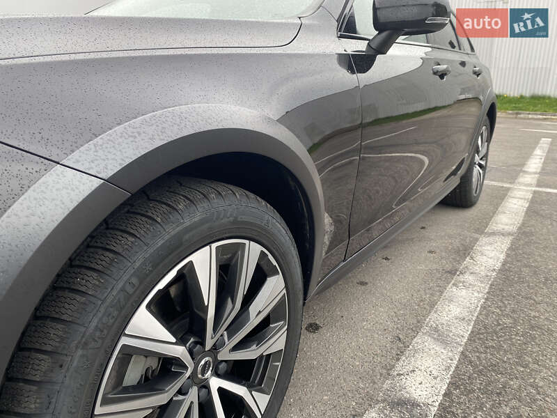 Універсал Volvo V90 Cross Country 2020 в Полтаві
