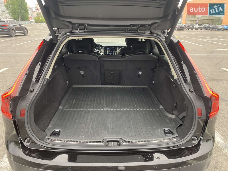 Універсал Volvo V90 Cross Country 2020 в Полтаві