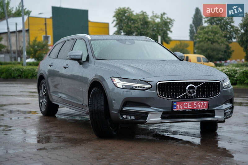 Універсал Volvo V90 Cross Country 2017 в Житомирі