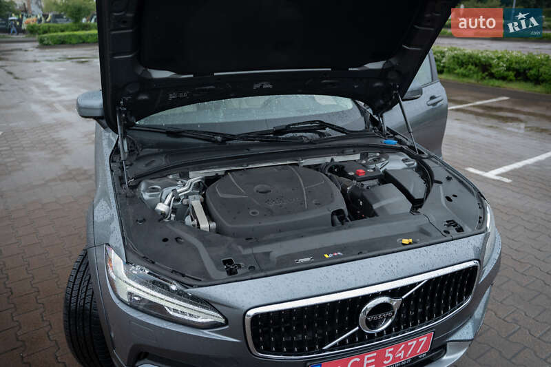 Універсал Volvo V90 Cross Country 2017 в Житомирі