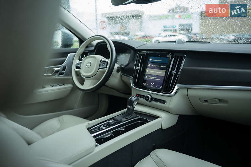 Універсал Volvo V90 Cross Country 2017 в Житомирі