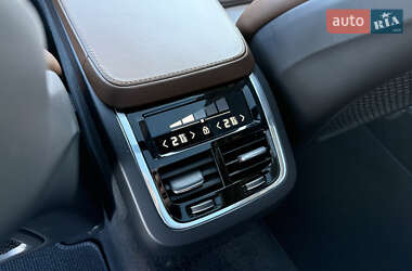 Универсал Volvo V90 Cross Country 2018 в 