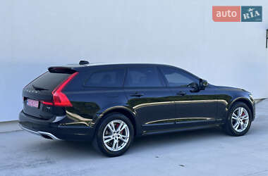 Универсал Volvo V90 Cross Country 2017 в 