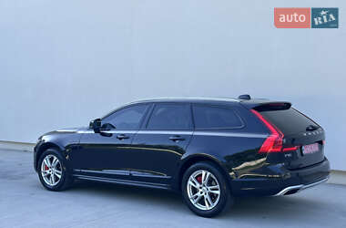 Универсал Volvo V90 Cross Country 2017 в 