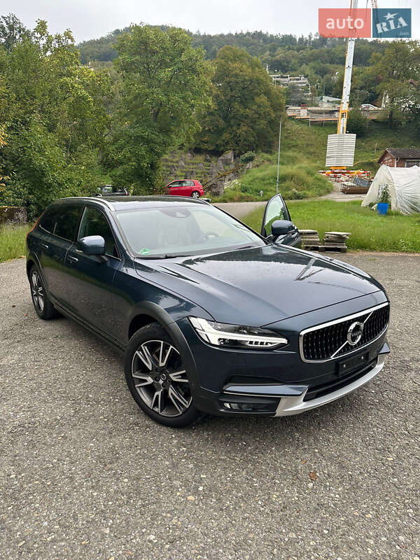 Универсал Volvo V90 Cross Country 2018 в Луцке