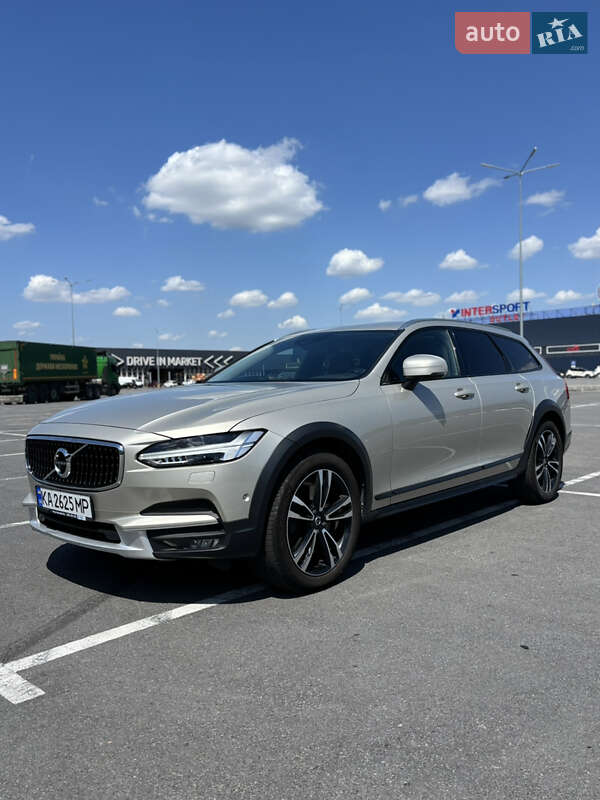 Volvo V90 Cross Country 2017