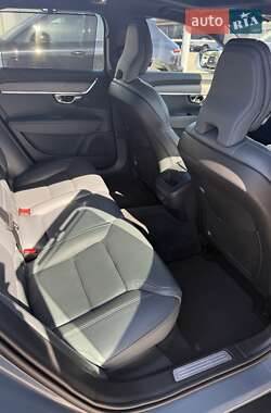Универсал Volvo V90 Cross Country 2020 в 